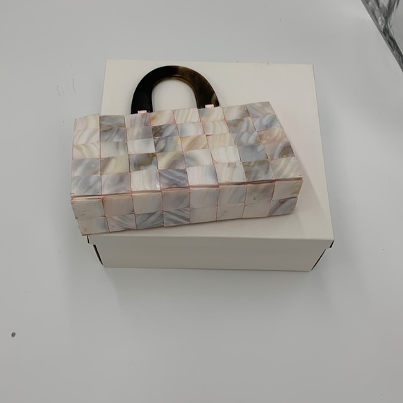 Pink Pearl shell bag - Picture 8 of 10